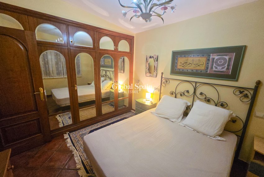 Resale - VILLA -
ELCHE - Costa Blanca