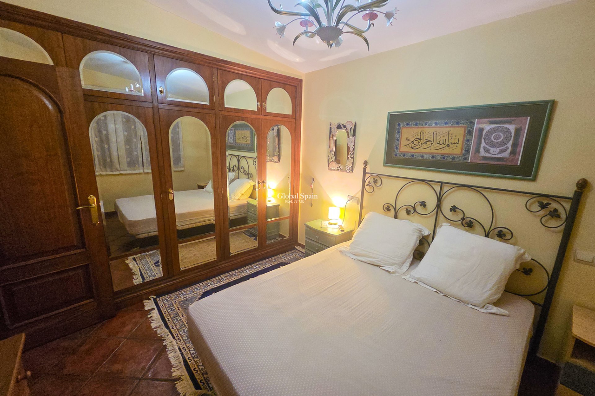 Resale - VILLA -
ELCHE - Costa Blanca