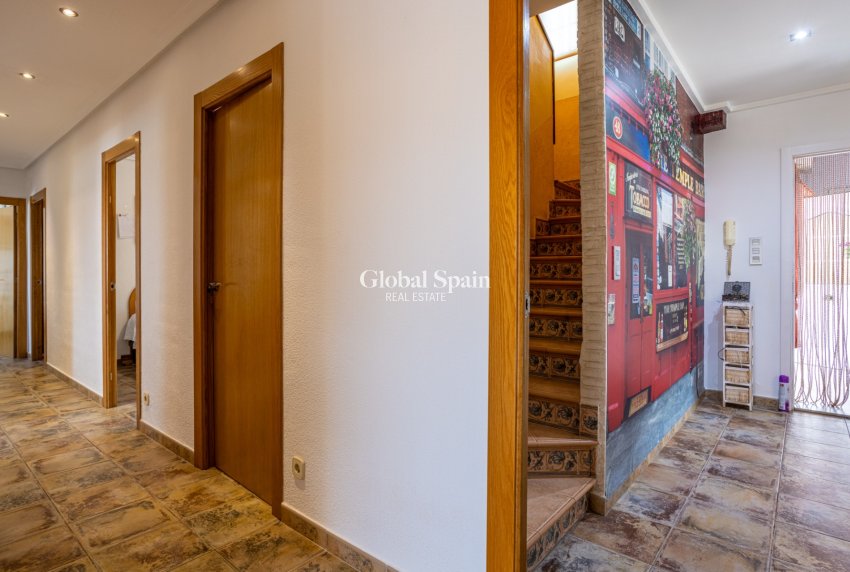 Resale - VILLA -
ELCHE - Costa Blanca