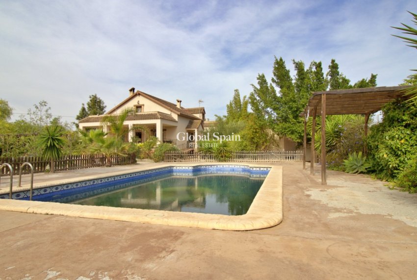 Resale - VILLA -
ELCHE - Valverde