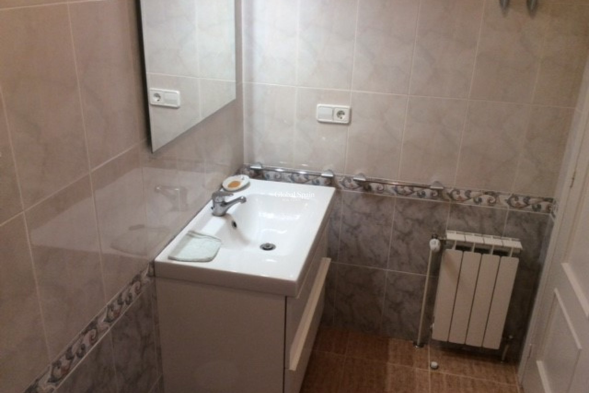 Resale - VILLA -
ELCHE