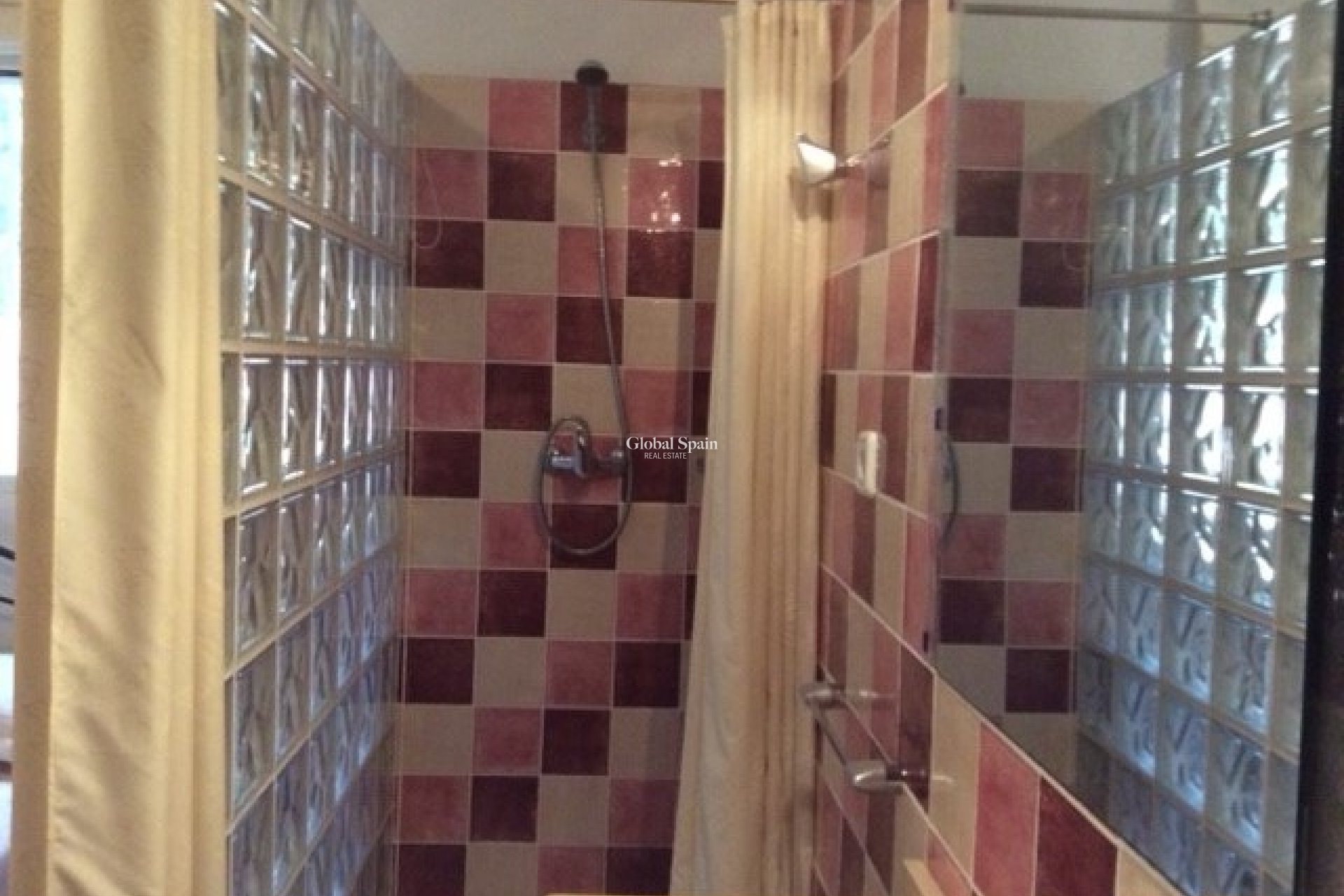 Resale - VILLA -
ELCHE