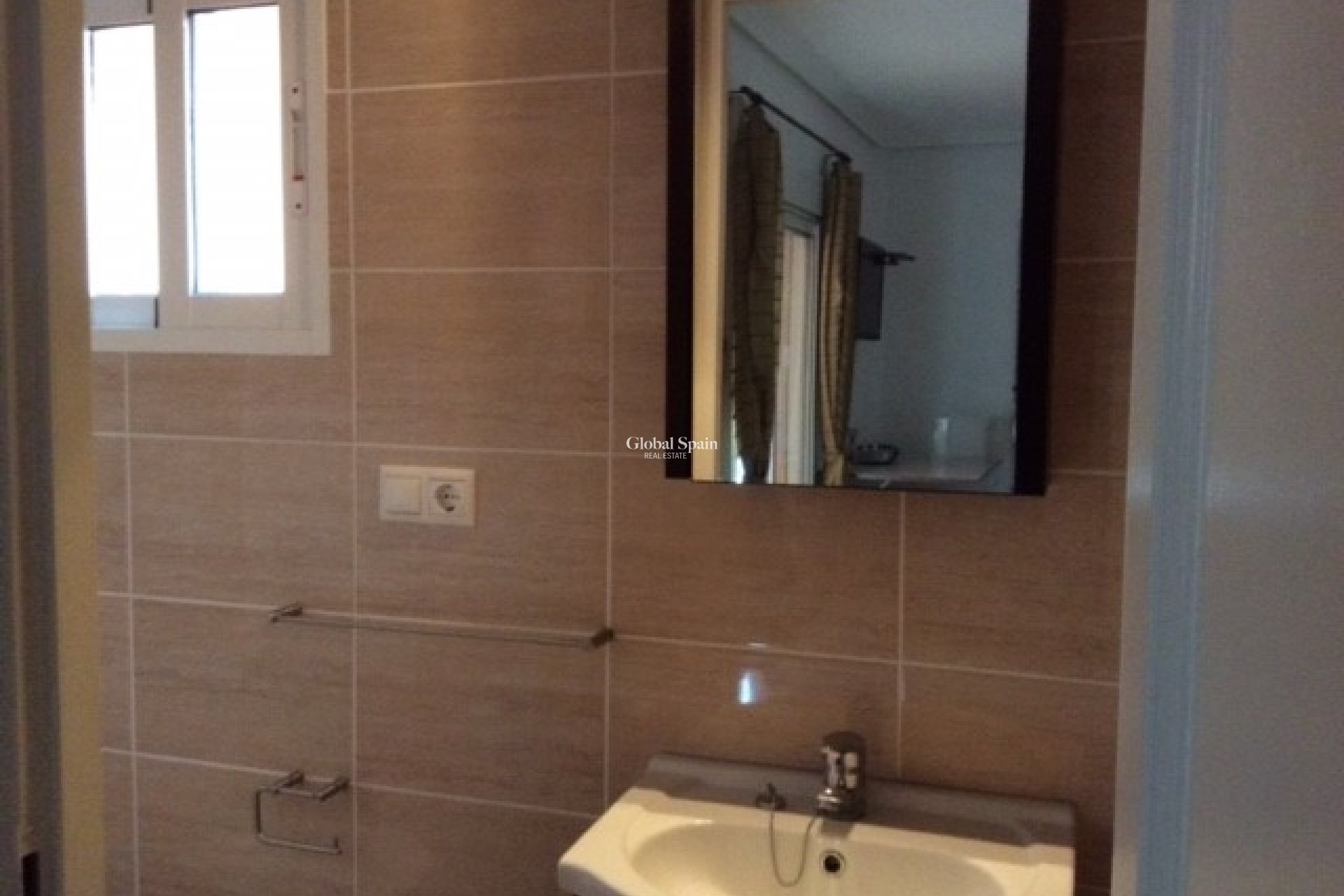 Resale - VILLA -
ELCHE