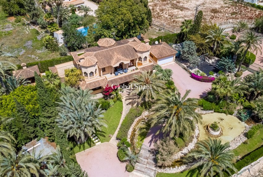 Resale - VILLA -
ELCHE