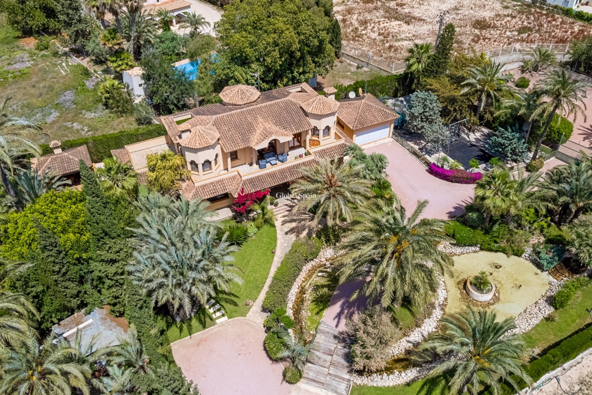 Resale - VILLA -
ELCHE