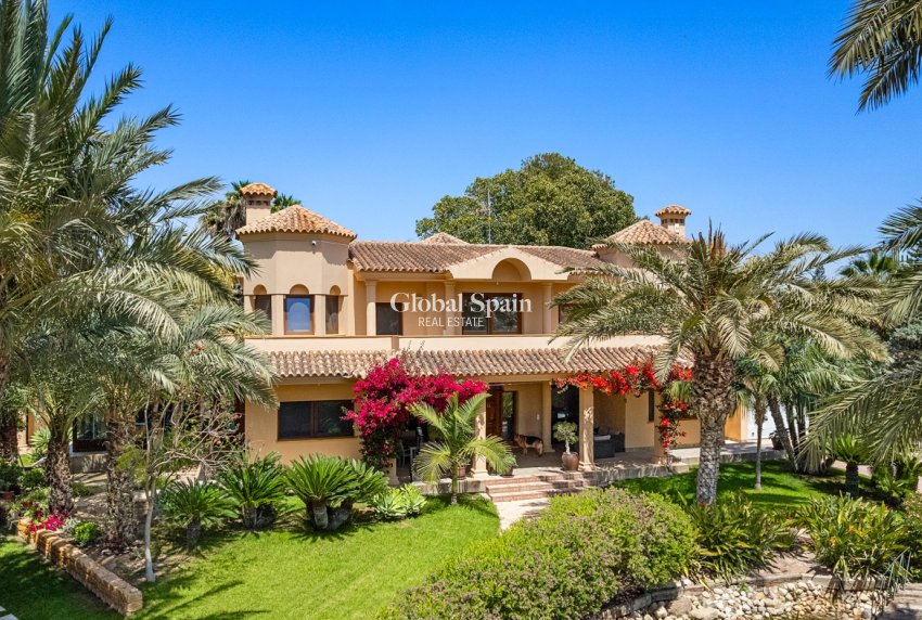 Resale - VILLA -
ELCHE