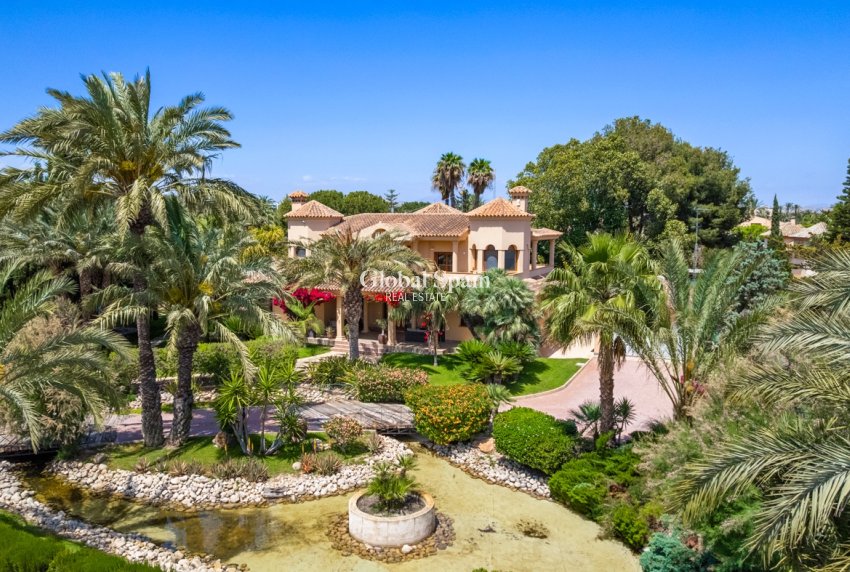 Resale - VILLA -
ELCHE