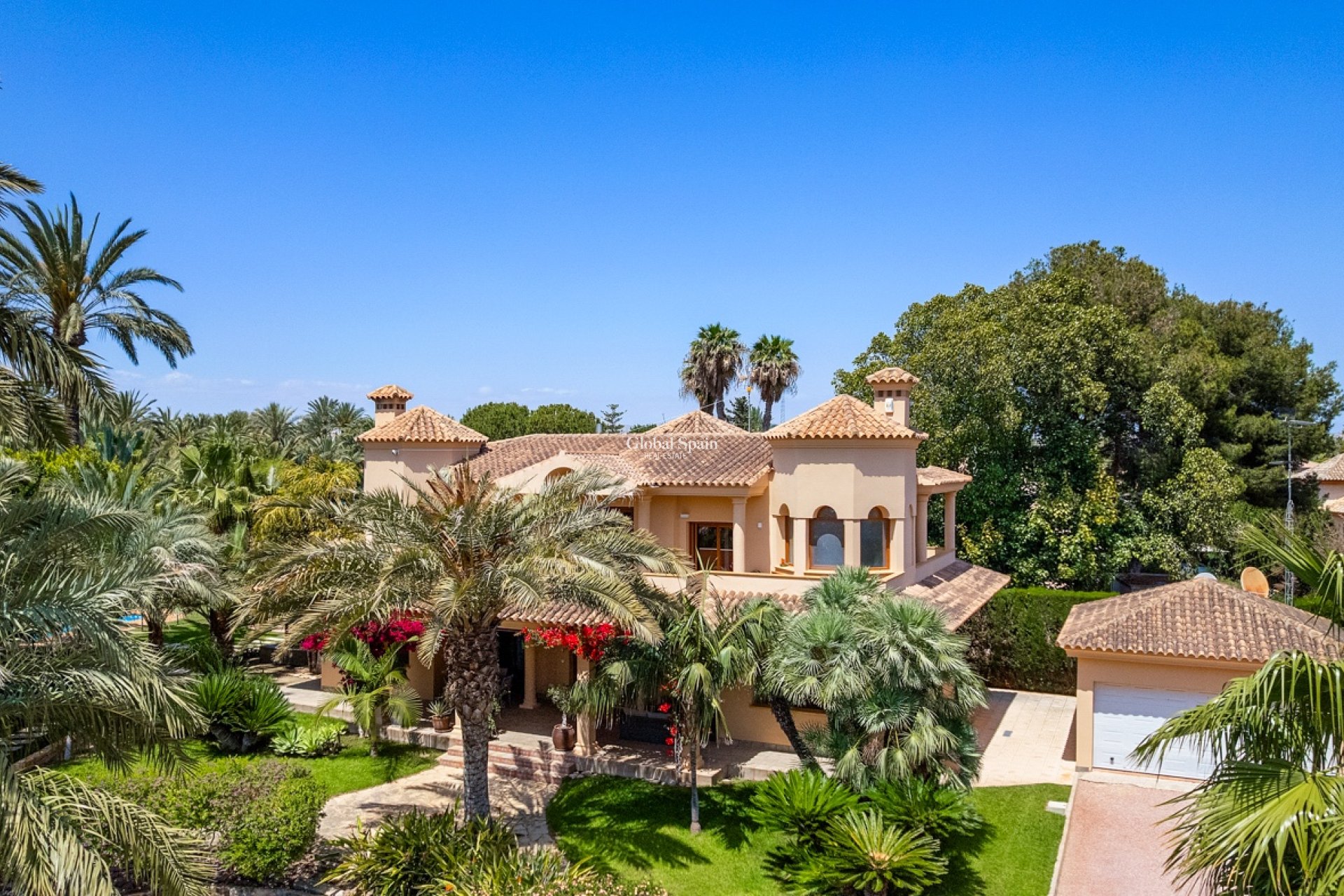 Resale - VILLA -
ELCHE