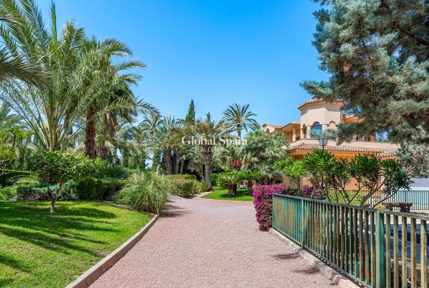 Resale - VILLA -
ELCHE