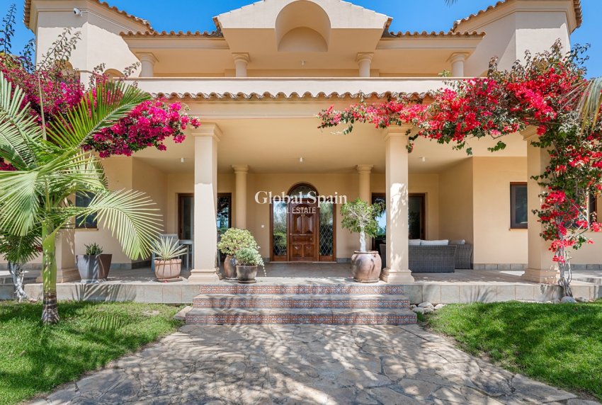 Resale - VILLA -
ELCHE