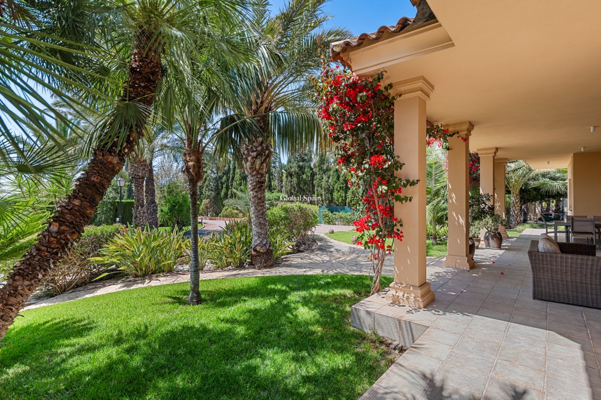 Resale - VILLA -
ELCHE