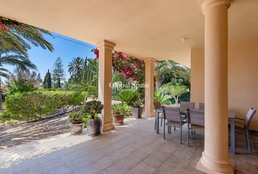 Resale - VILLA -
ELCHE