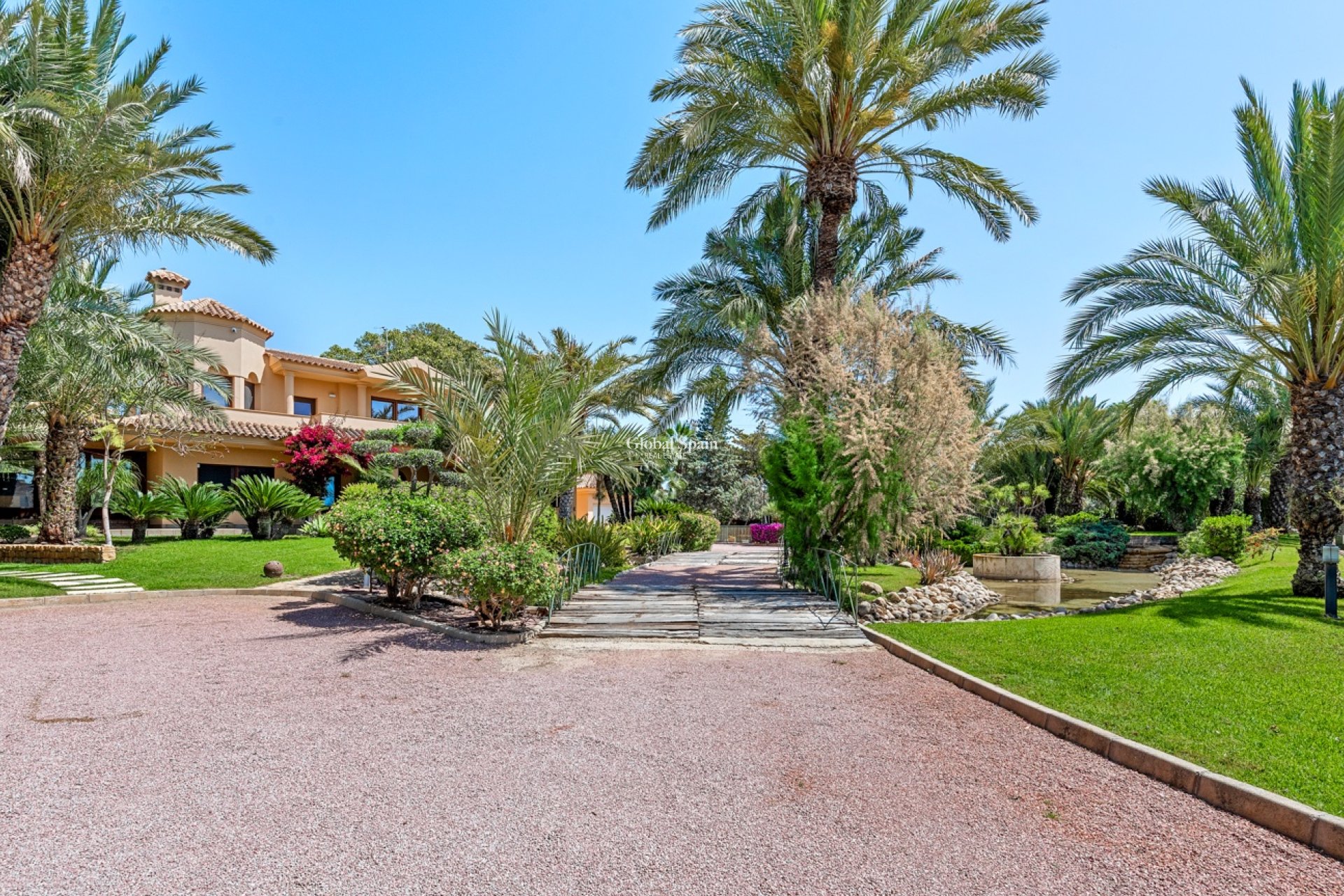 Resale - VILLA -
ELCHE