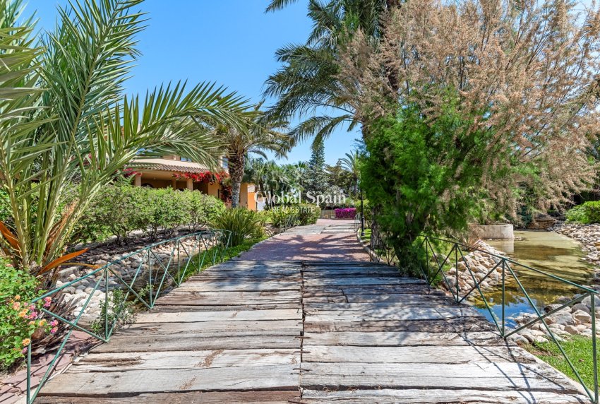 Resale - VILLA -
ELCHE