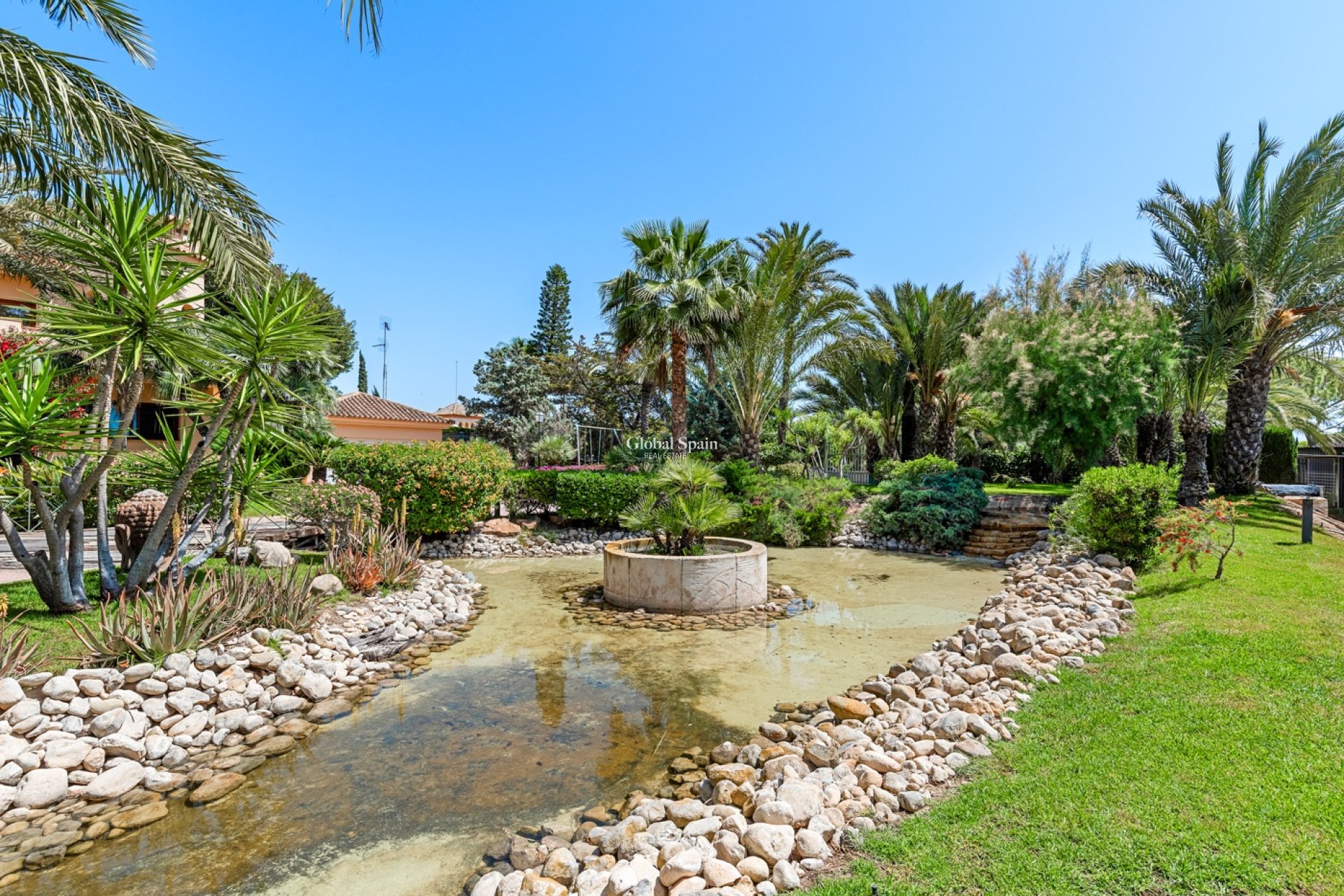 Resale - VILLA -
ELCHE