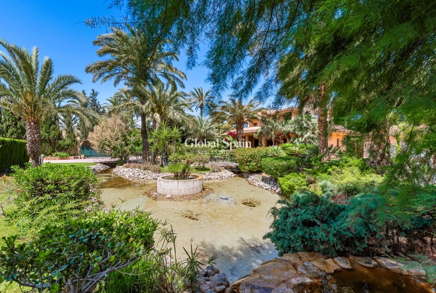 Resale - VILLA -
ELCHE