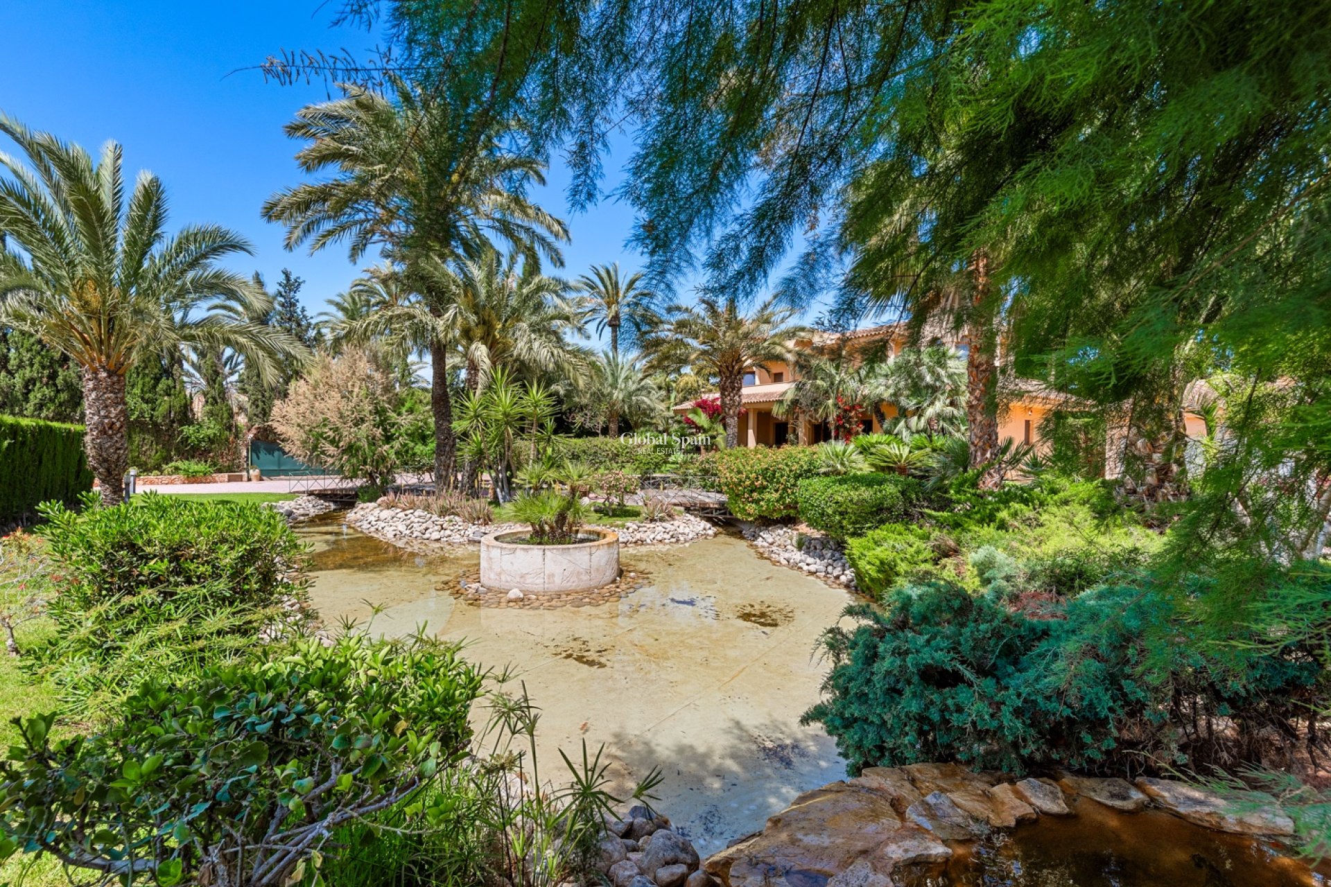 Resale - VILLA -
ELCHE