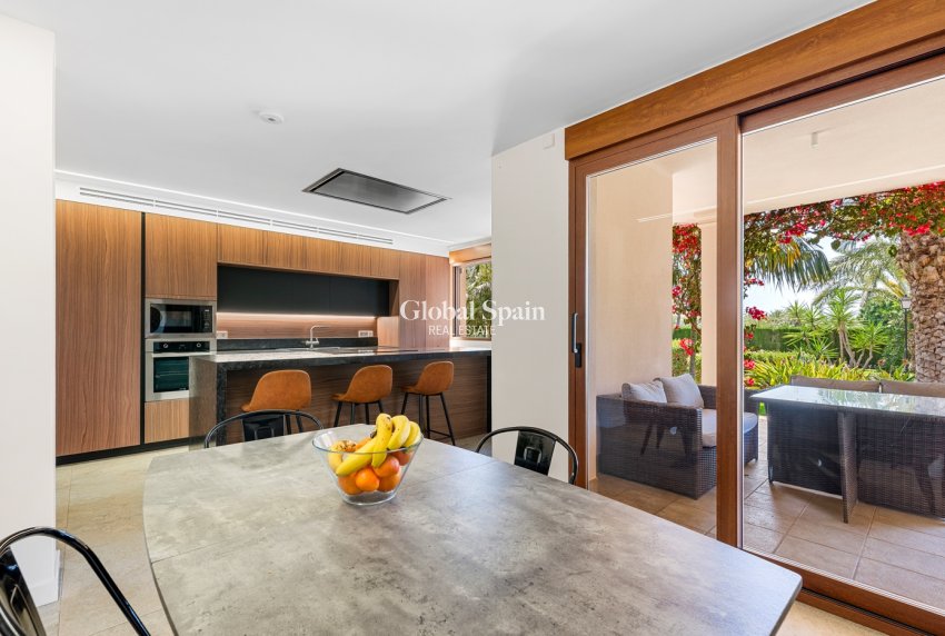 Resale - VILLA -
ELCHE