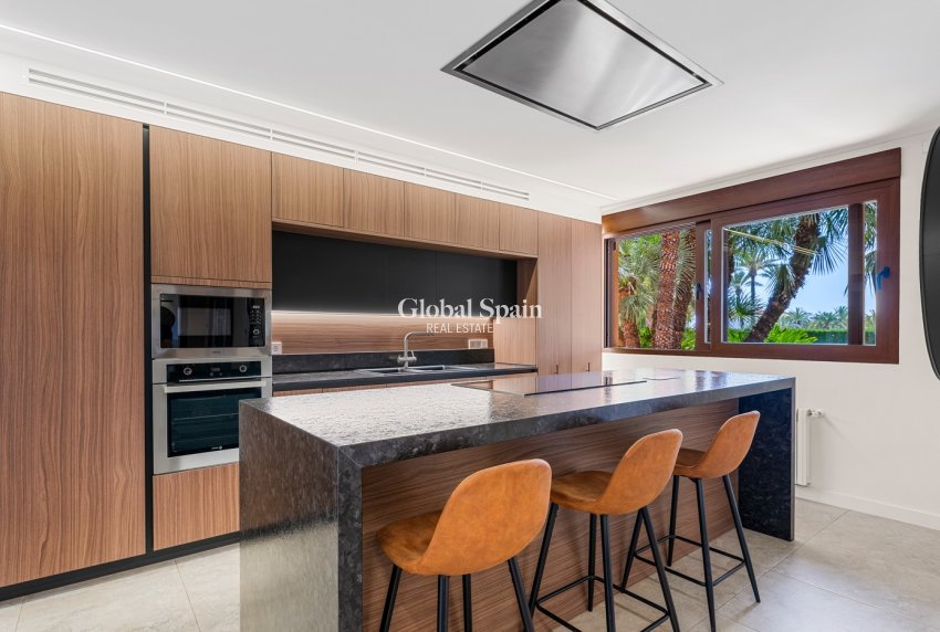 Resale - VILLA -
ELCHE