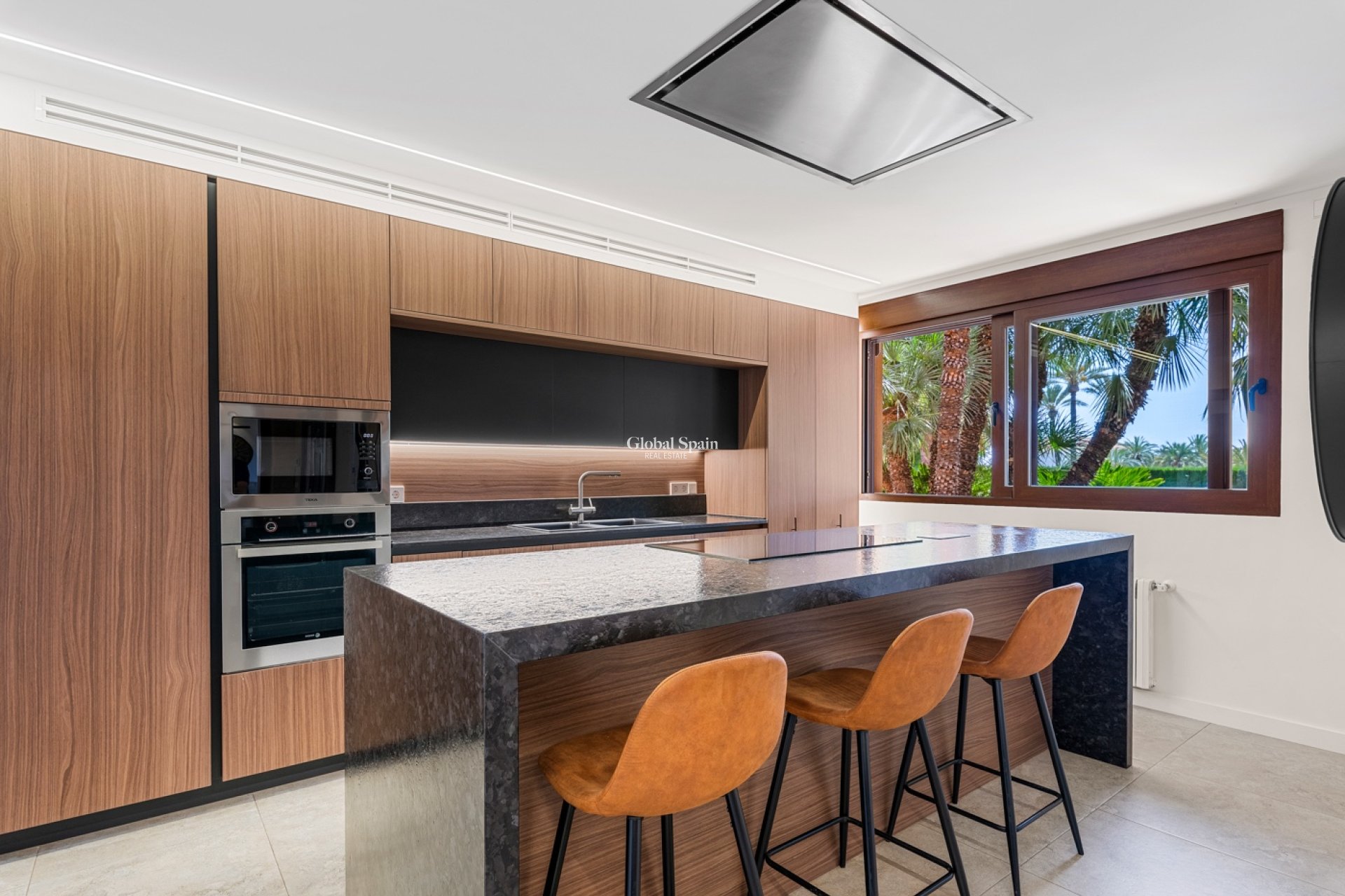 Resale - VILLA -
ELCHE