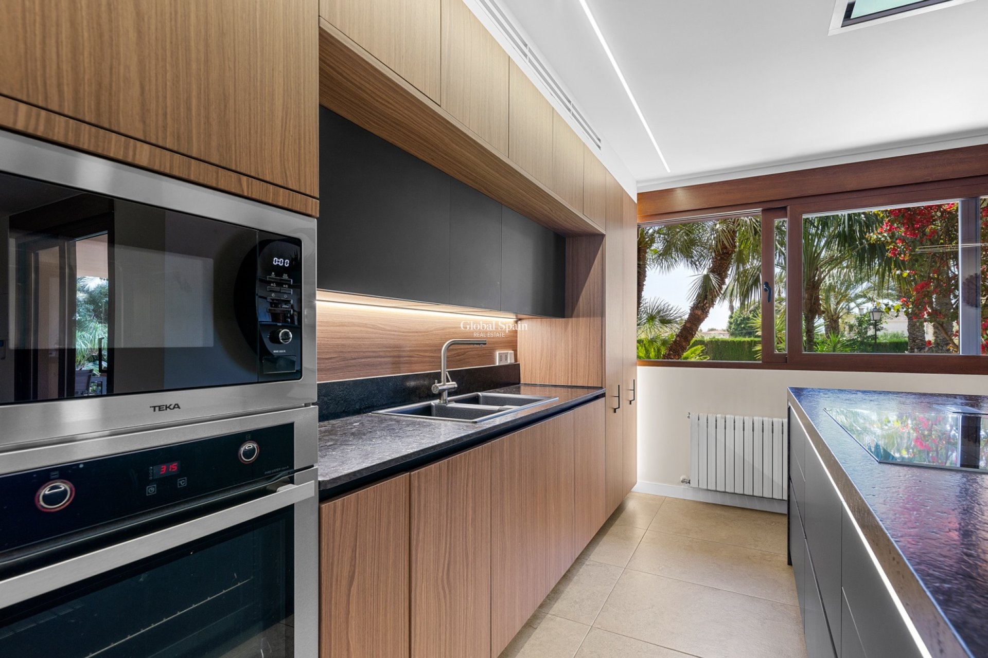 Resale - VILLA -
ELCHE