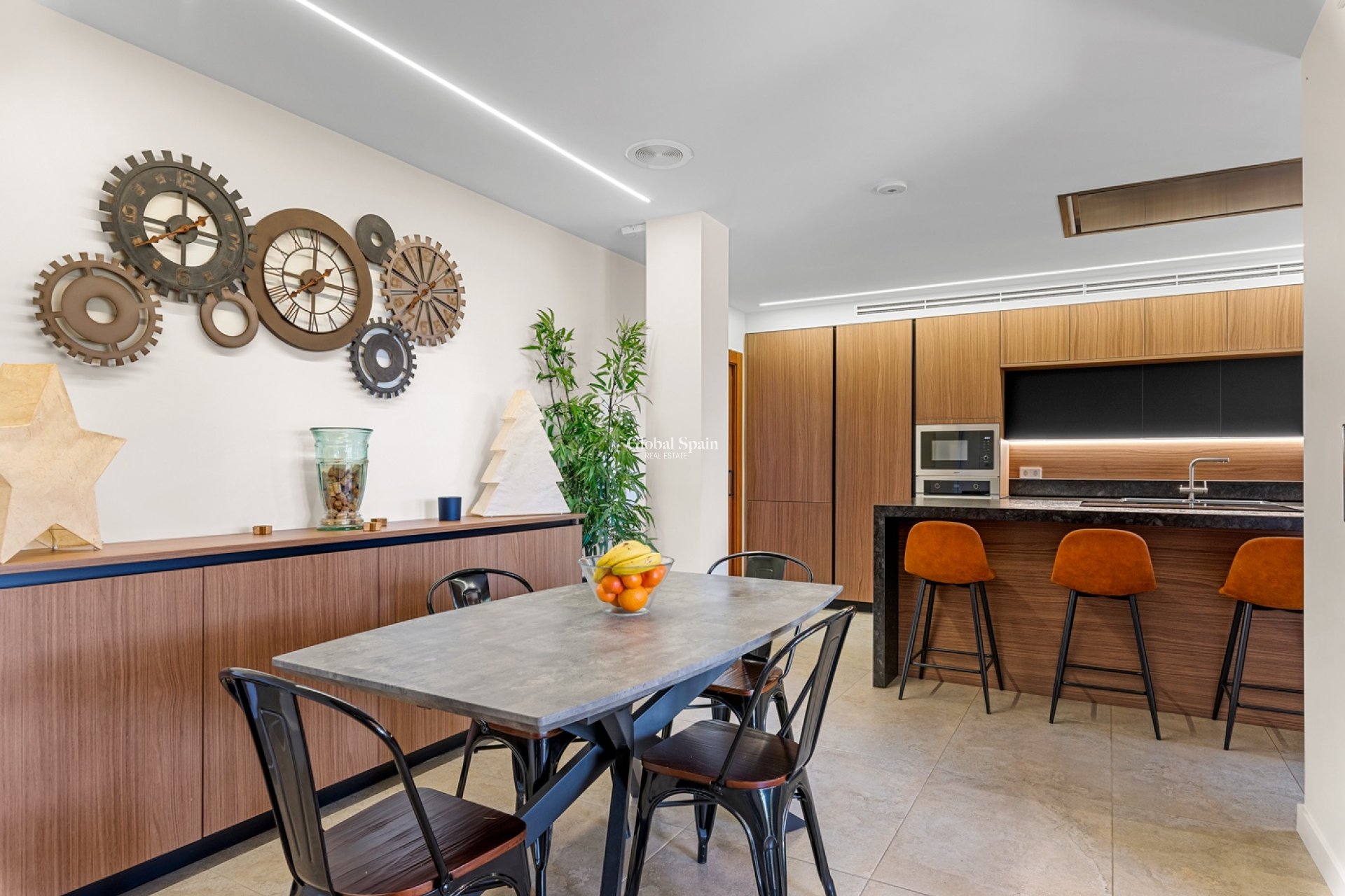 Resale - VILLA -
ELCHE