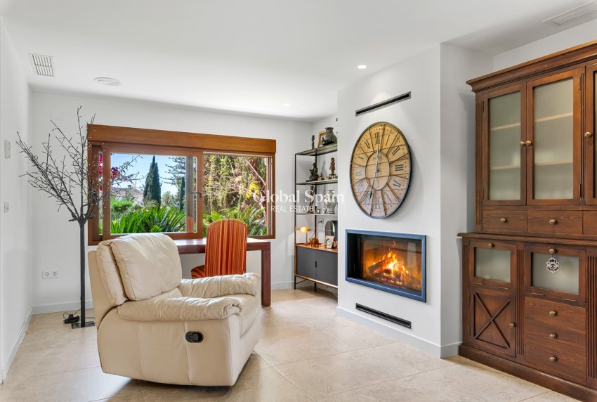 Resale - VILLA -
ELCHE