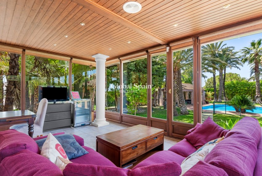 Resale - VILLA -
ELCHE