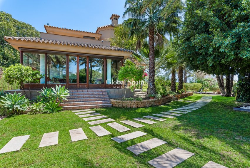 Resale - VILLA -
ELCHE