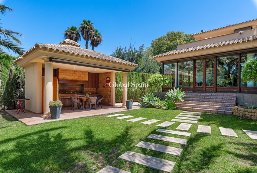 Resale - VILLA -
ELCHE
