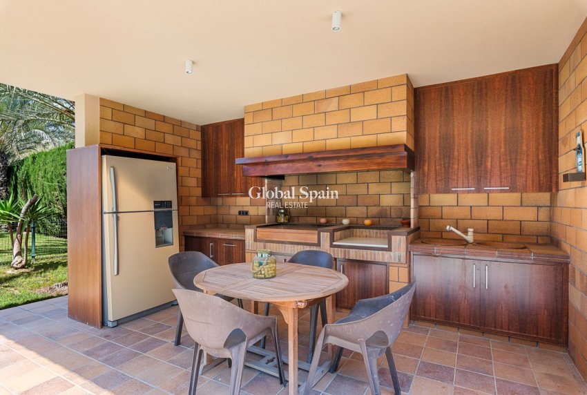 Resale - VILLA -
ELCHE