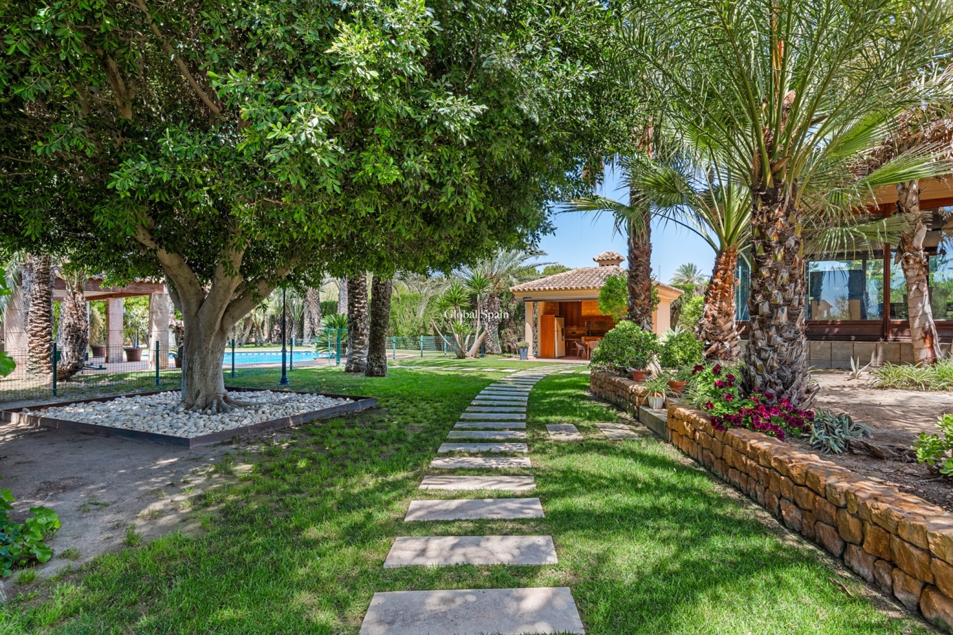 Resale - VILLA -
ELCHE