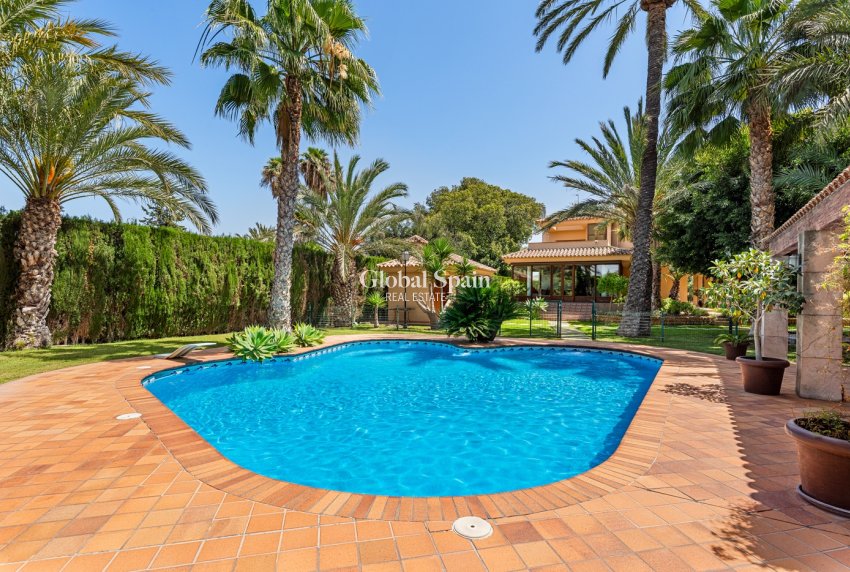 Resale - VILLA -
ELCHE