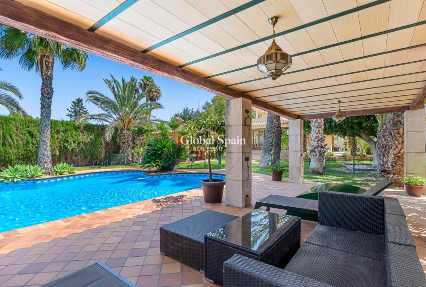 Resale - VILLA -
ELCHE