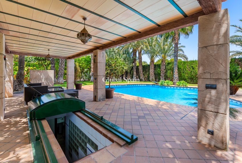 Resale - VILLA -
ELCHE