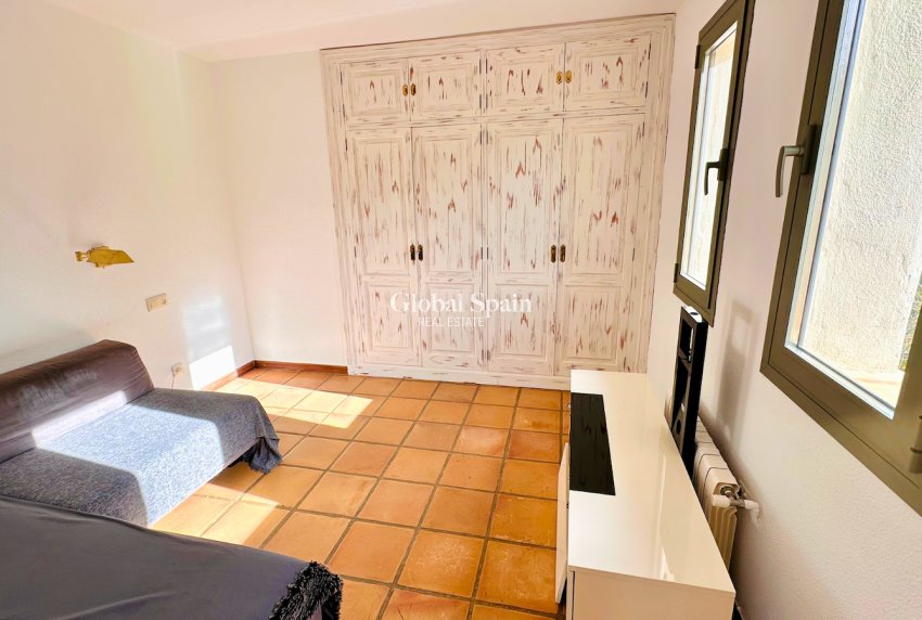 Resale - VILLA -
ESPORLES - optional location detail