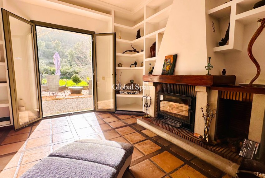 Resale - VILLA -
ESPORLES - optional location detail