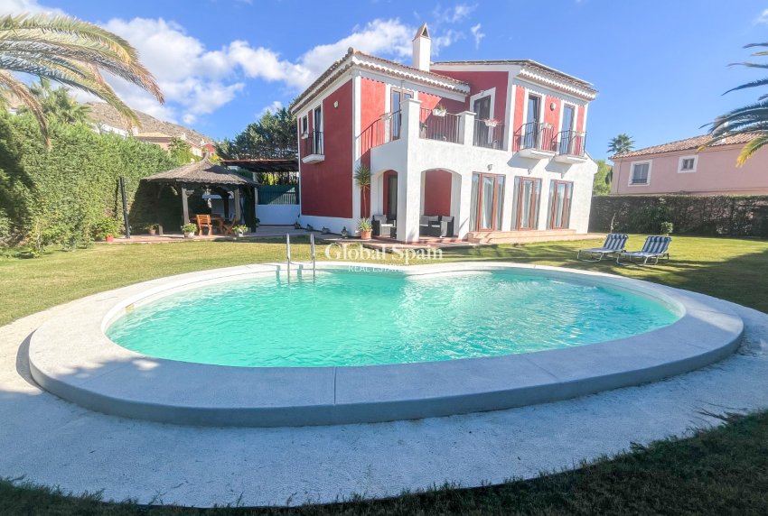 Resale - VILLA -
FINESTRAT