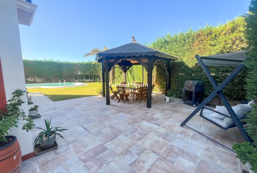 Resale - VILLA -
FINESTRAT