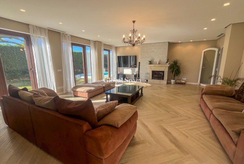 Resale - VILLA -
FINESTRAT