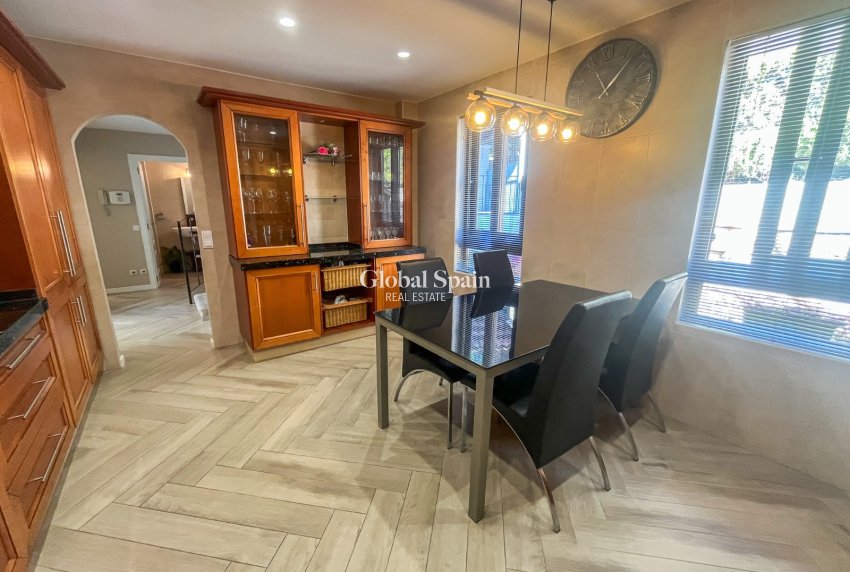 Resale - VILLA -
FINESTRAT