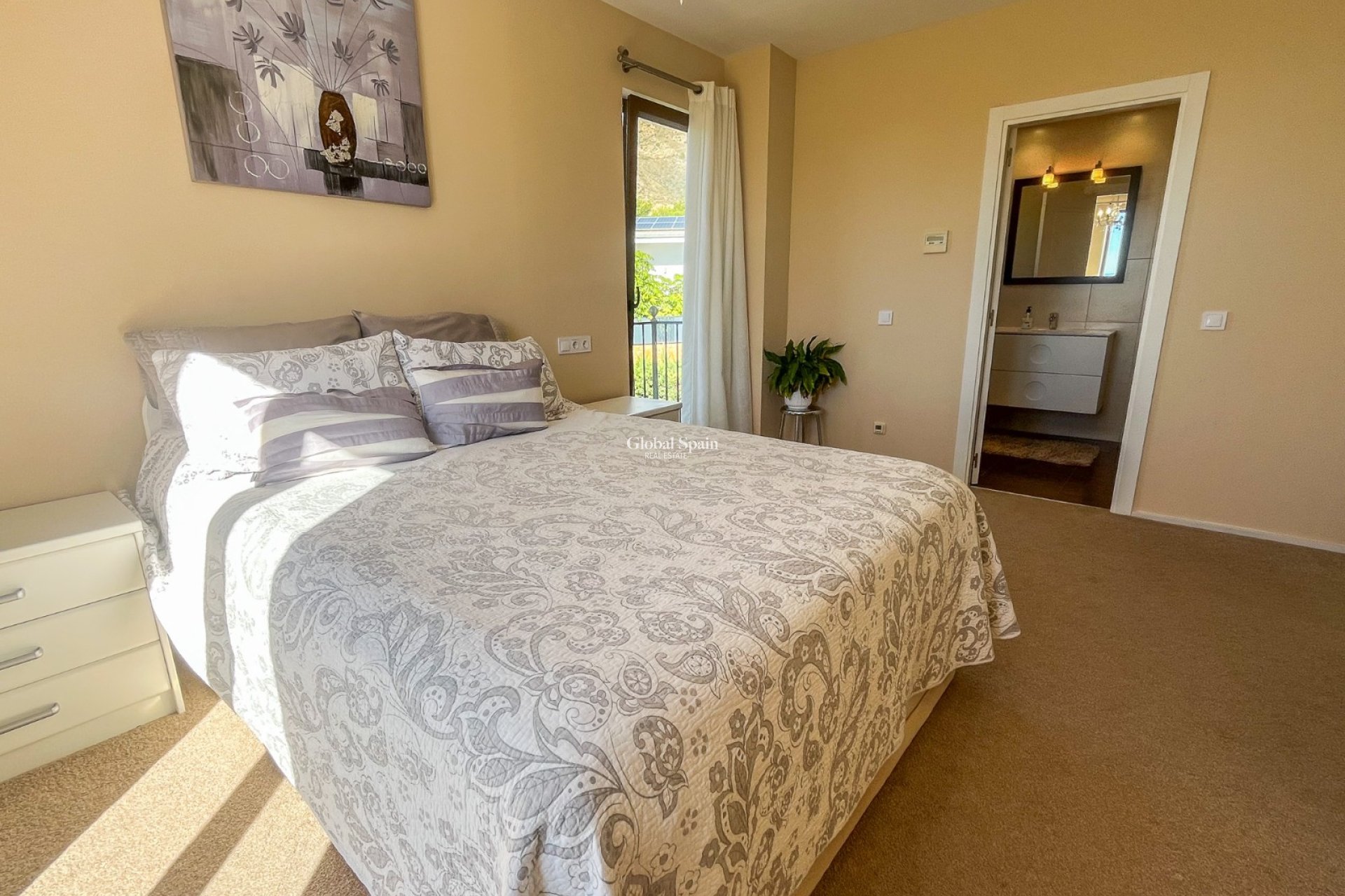 Resale - VILLA -
FINESTRAT