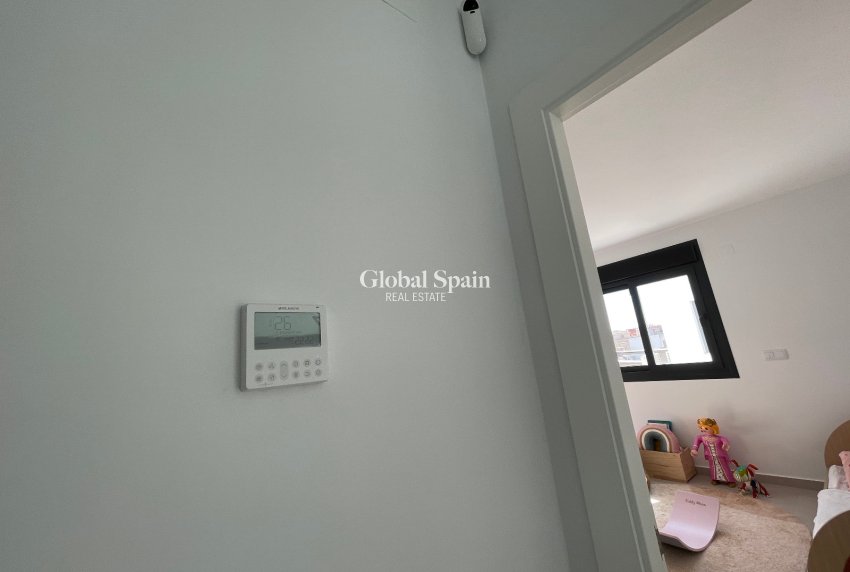 Resale - VILLA -
FORMENTERA DEL SEGURA - Costa Blanca