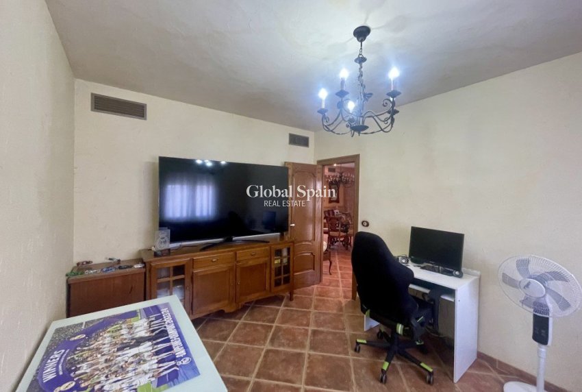Resale - VILLA -
FORMENTERA DEL SEGURA - Costa Blanca