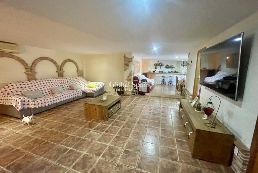 Resale - VILLA -
FORMENTERA DEL SEGURA - Costa Blanca