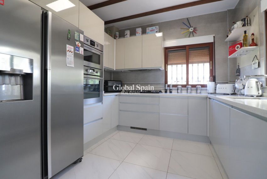 Resale - VILLA -
Formentera del Segura - Fincas de La Vega