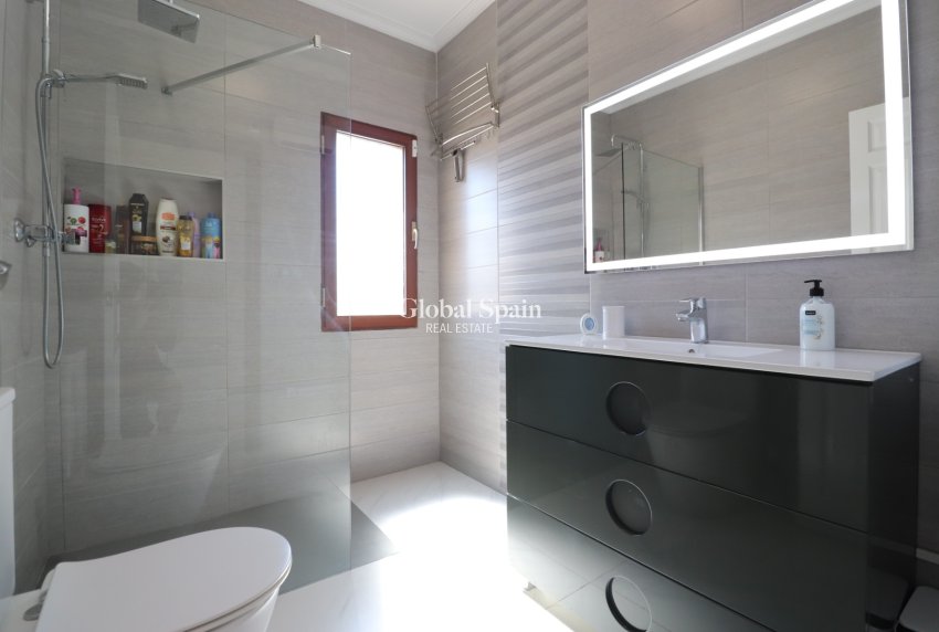Resale - VILLA -
Formentera del Segura - Fincas de La Vega