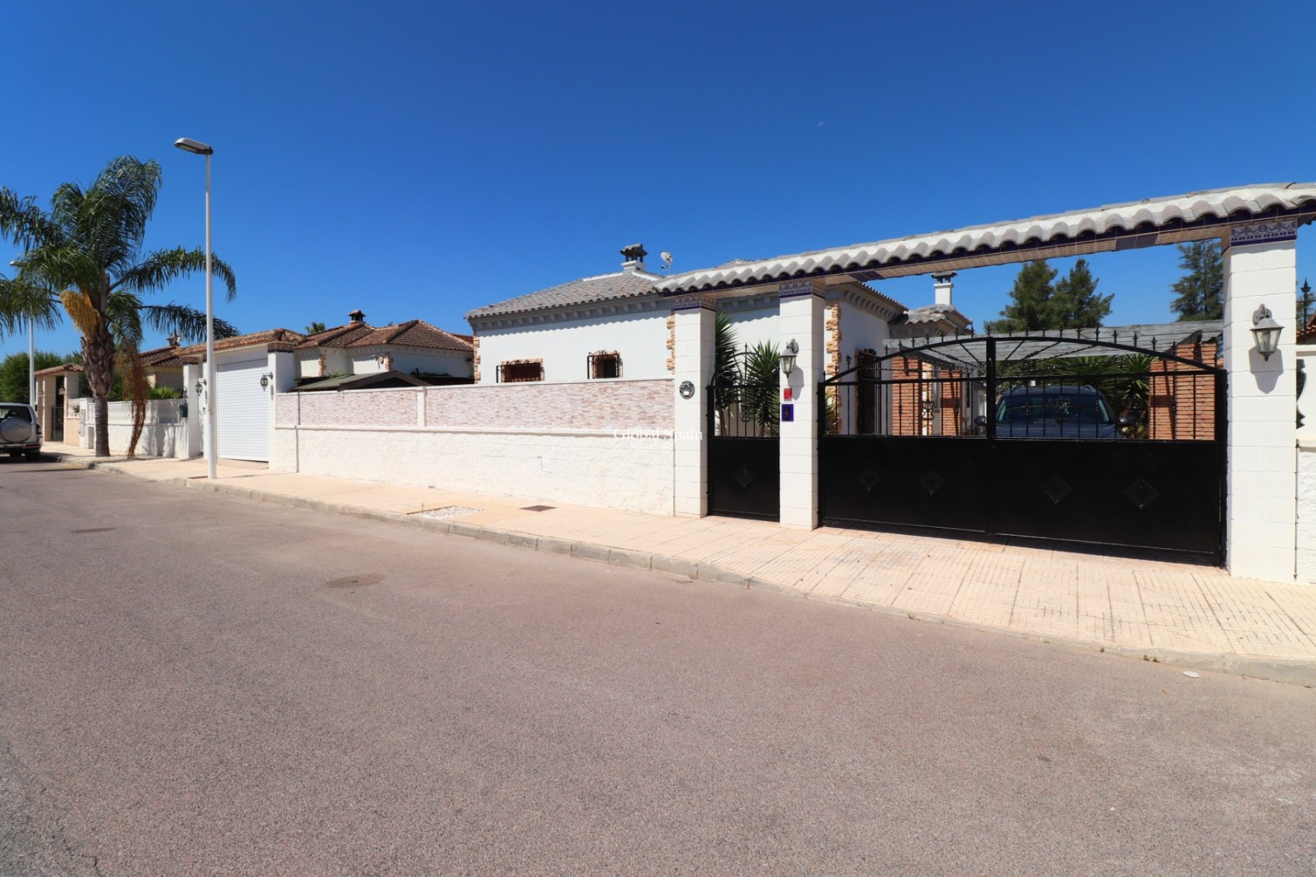 Resale - VILLA -
Formentera del Segura - Fincas de La Vega