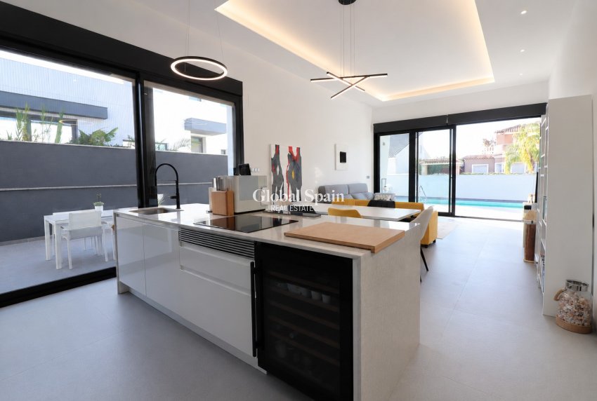 Resale - VILLA -
FORMENTERA DEL SEGURA - Fincas de La Vega