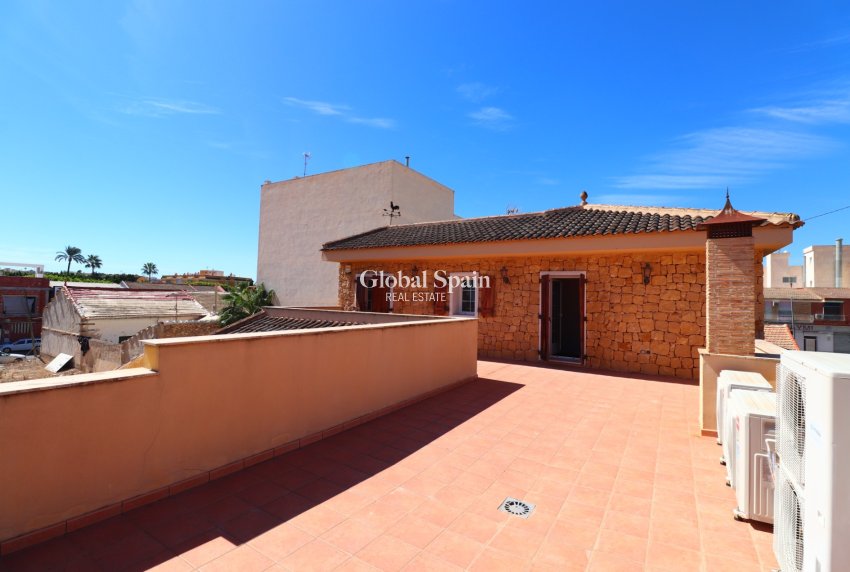 Resale - VILLA -
FORMENTERA DEL SEGURA - Formentera - Village